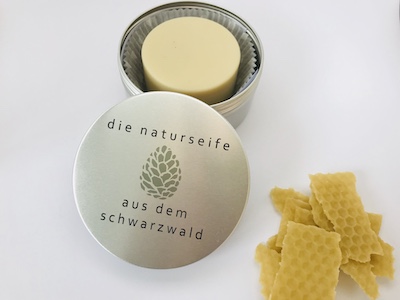 feste Koerpercreme Bodybar transportbox zum mitnehmen ohne palmoel Reisebegleitung naturseife shop gut fuer haarseife
