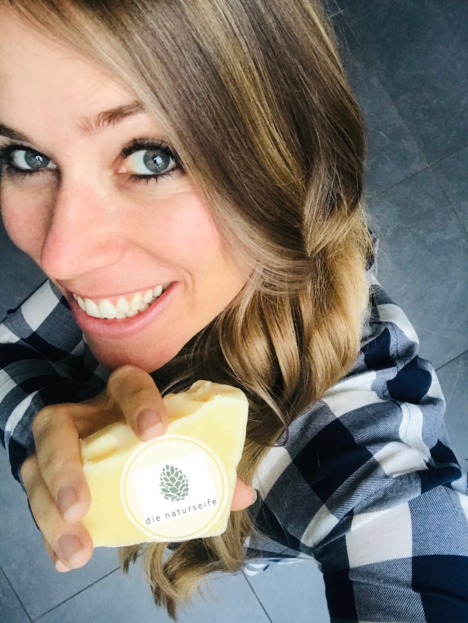 Haarseife kaufen haarseife fuer schönes haar haarseife statt shampoo haarseifenprobierset.JPG